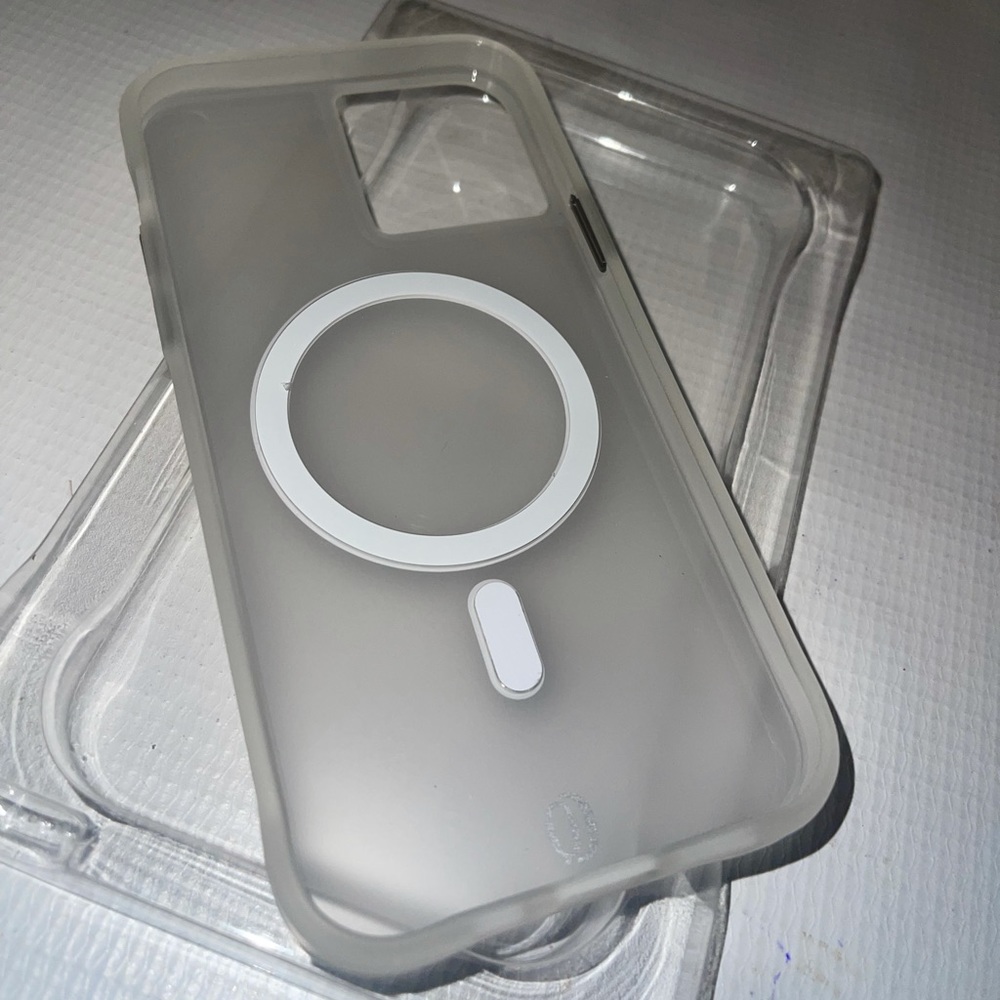 IPhone 12 / 12 Pro Cover Clear